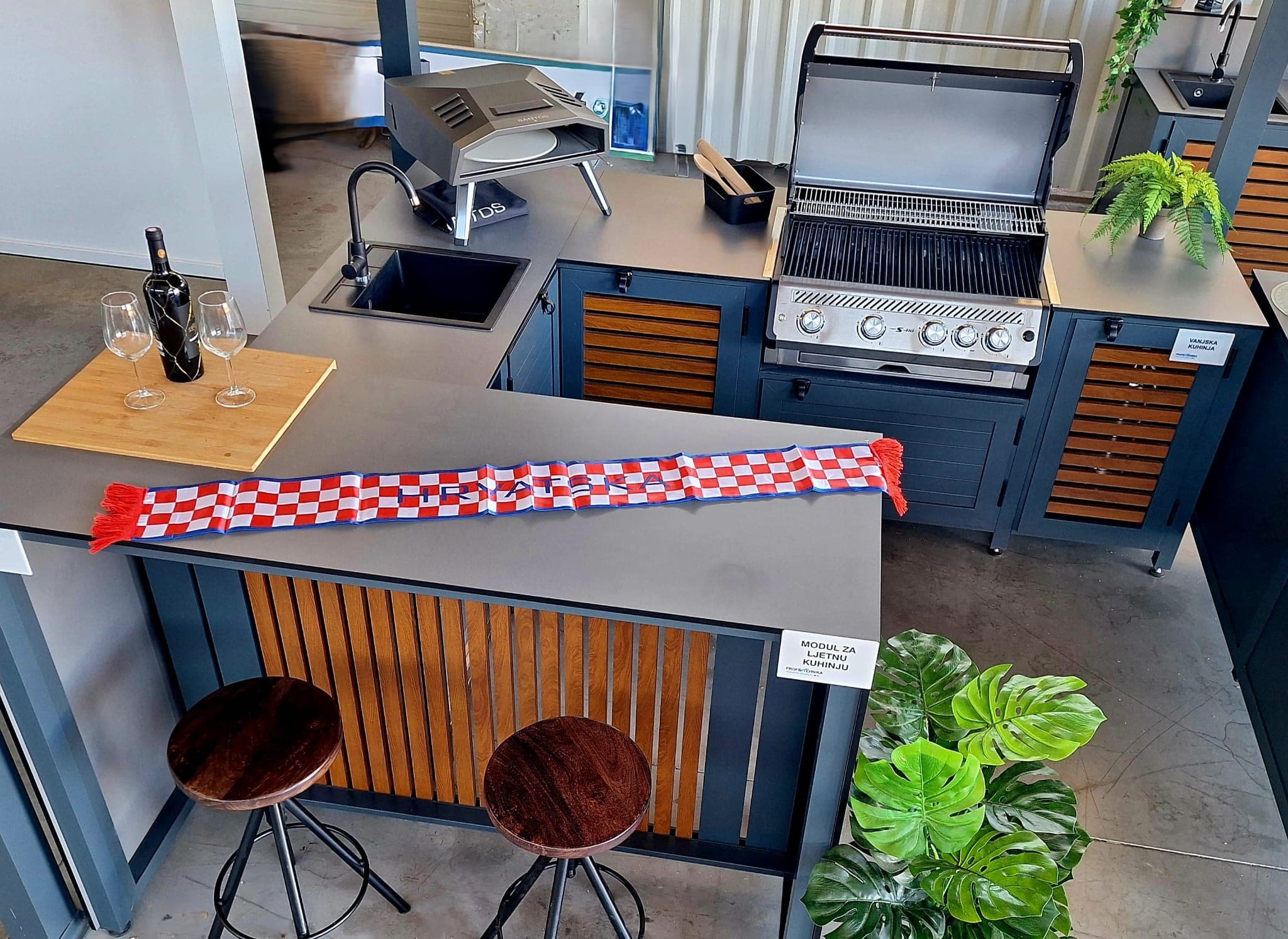 Profil Tehnika Küche